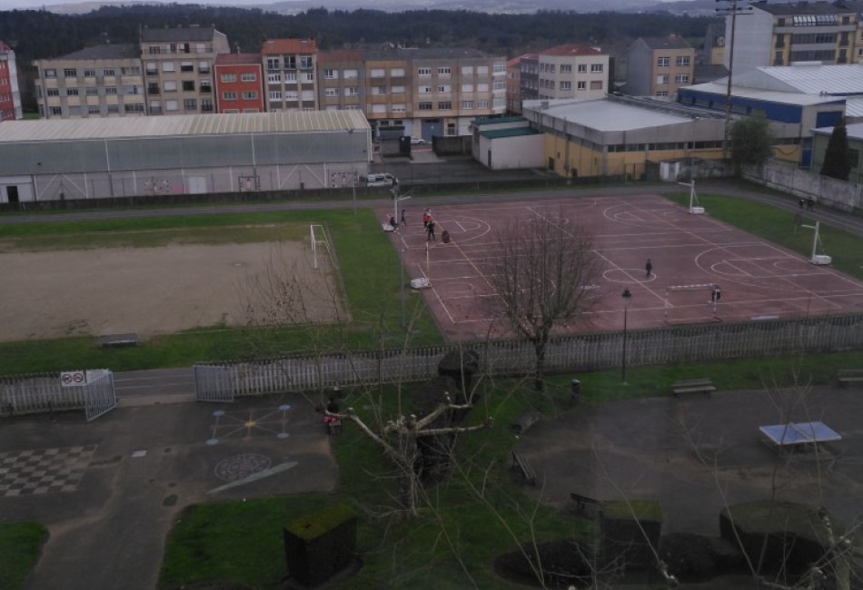 PISO CON PLAZA GARAJE ZONA ESCUELA HOGAR | Xestoría Queijo